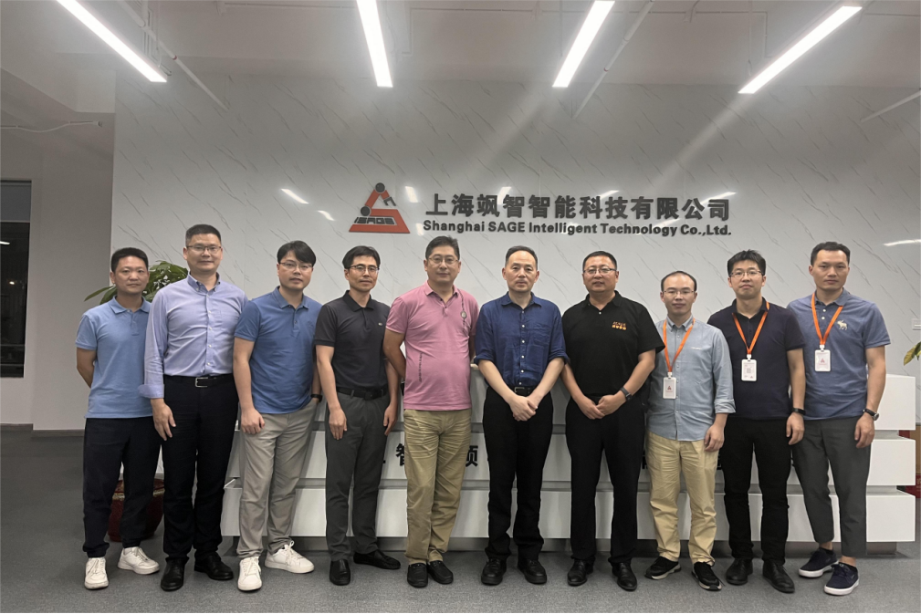 上海机器人产业技术研究院董事长郑军奇一行莅临ag官方电子平台参观指导(图1)